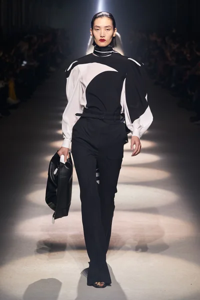 Look 23